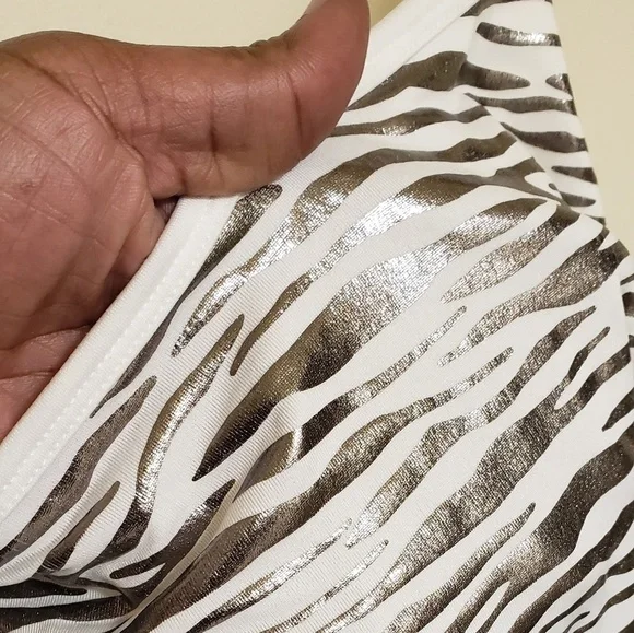 Top - Picture 2 of 5